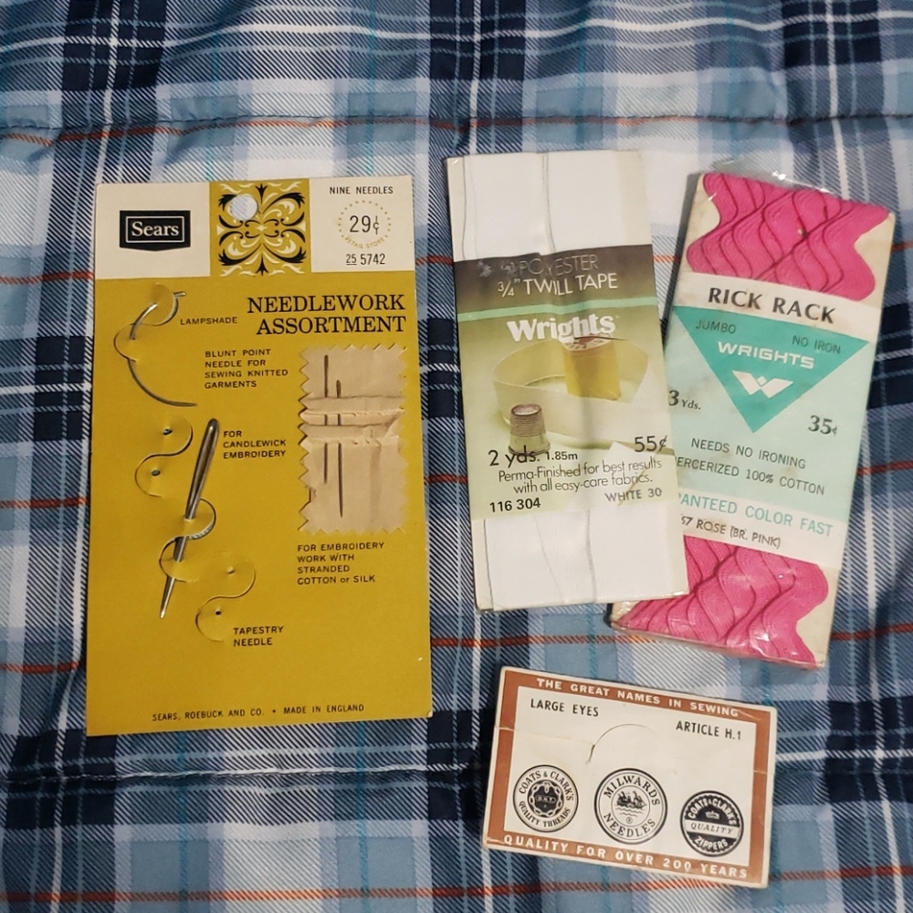 4 pc Vintage sewing lot needles fabric 1970s